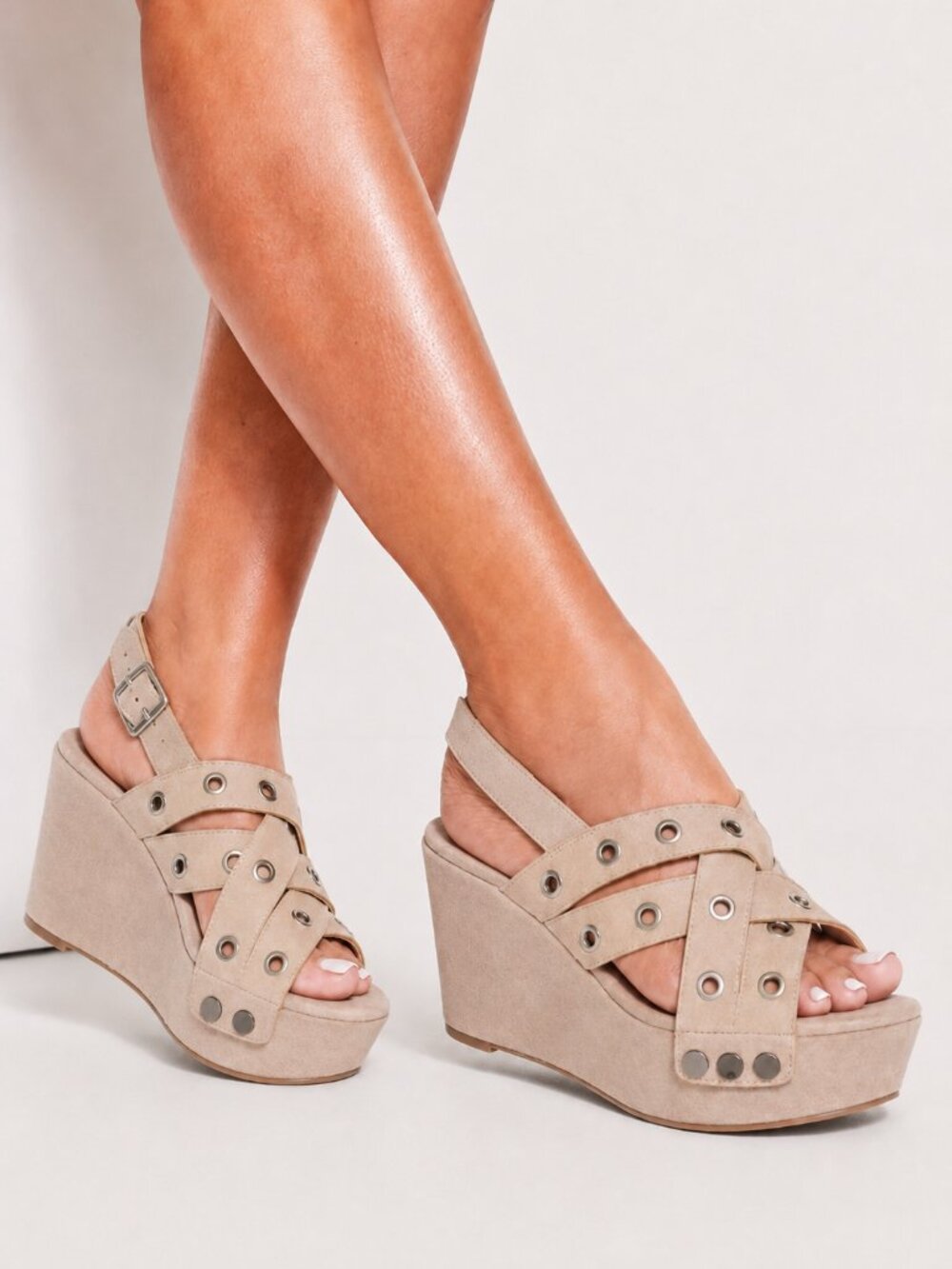 Marc Fisher Bloom Grommet Platform Sandals Natural Suede 7.5 NIB